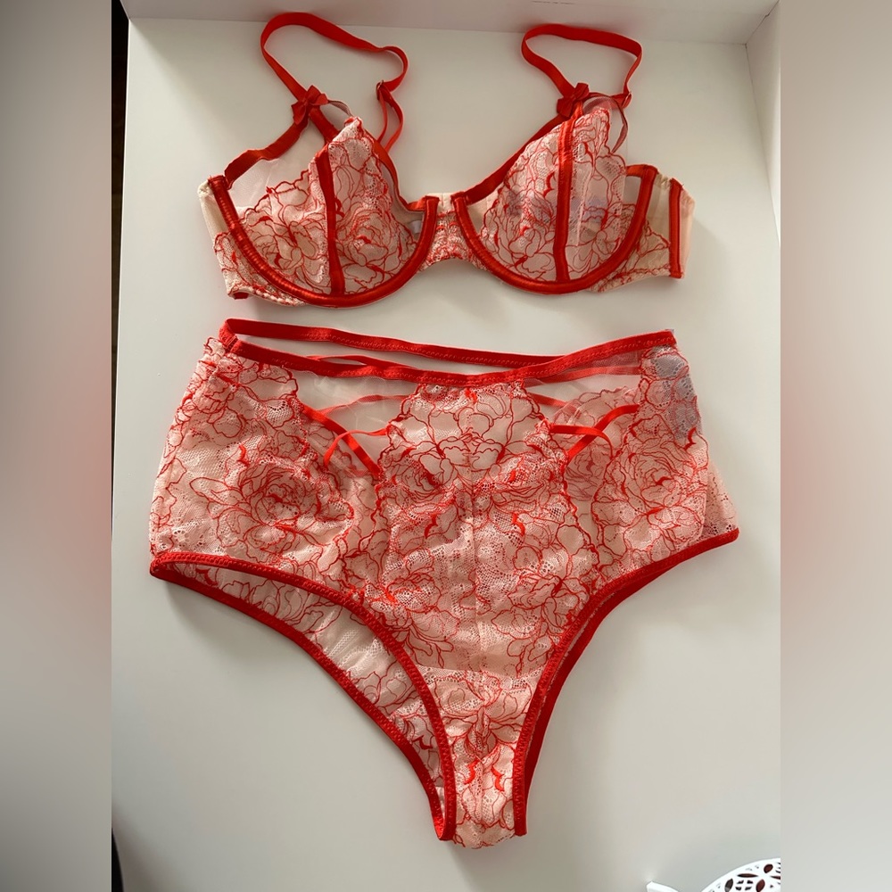 Savage X Fenty lingerie set panties & bra